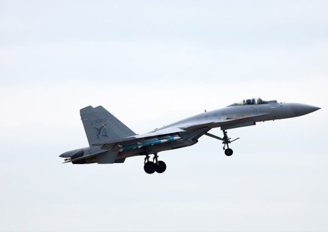 Military hardware unveiled at Zhuhai airshow