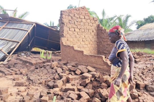 Cyclone Chido slams into Mozambique