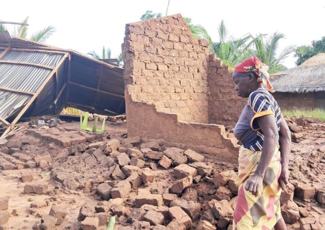 Cyclone Chido slams into Mozambique