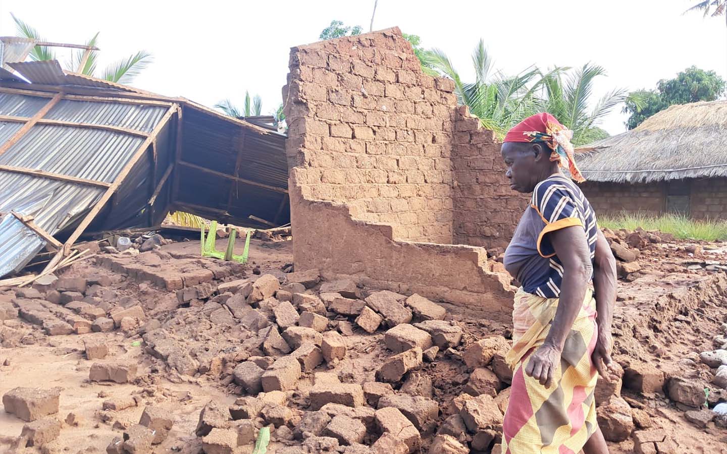 Cyclone Chido slams into Mozambique