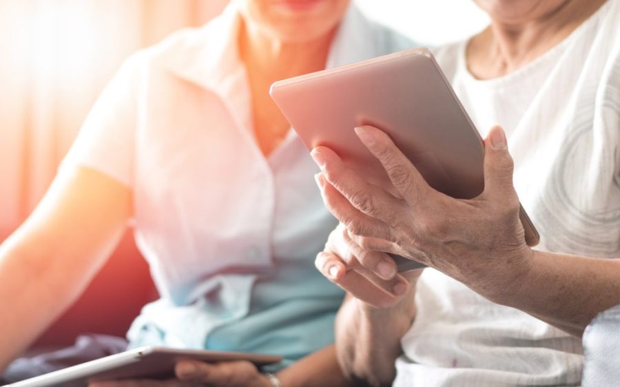 Over-50s benefit from going online, new study finds