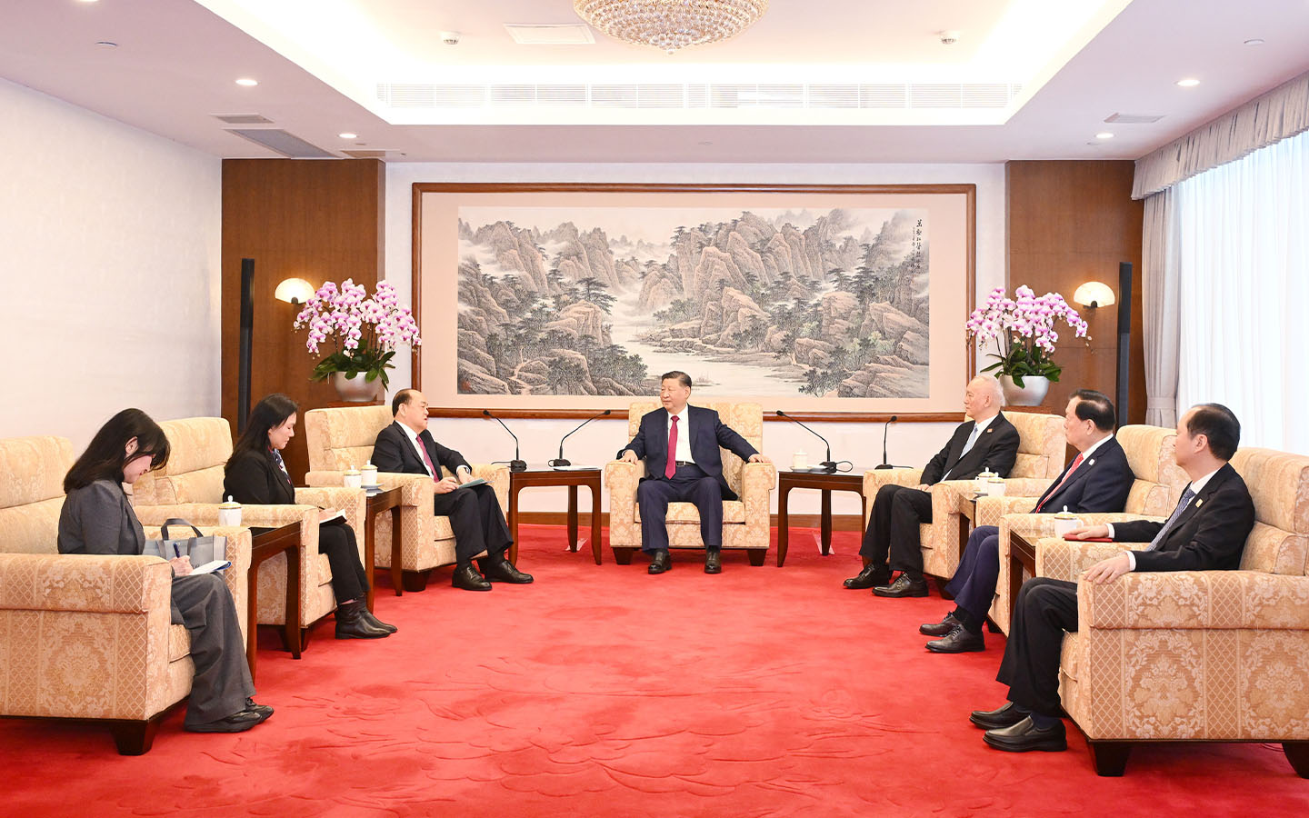 ‘You have achieved high accomplishments,’ President Xi Jinping tells Ho Iat Seng