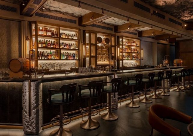 Six reasons to visit Long Bar at Raffles at Galaxy Macau