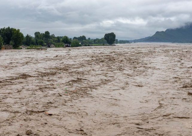 Flooding in Mozambique traps thousands as rainy season worsens