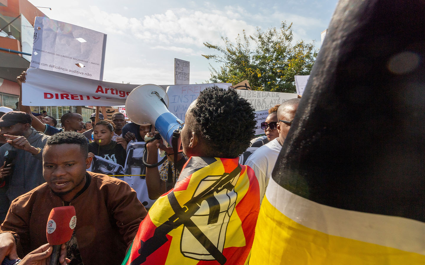 ​​Mozambique braces for more protests ahead of a divisive presidential inauguration