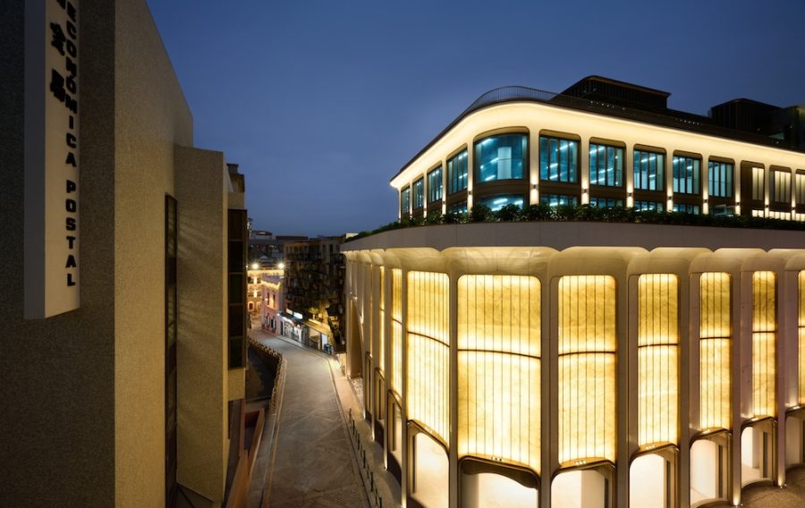 Luxury retailer DFS will quit the M8 shopping mall, report says