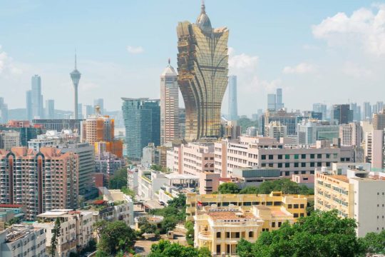 Macao sets a new record for the earliest reading of a hot temperature