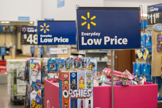 US retail giants like Walmart will bear some costs of Trump’s tariffs, report says 