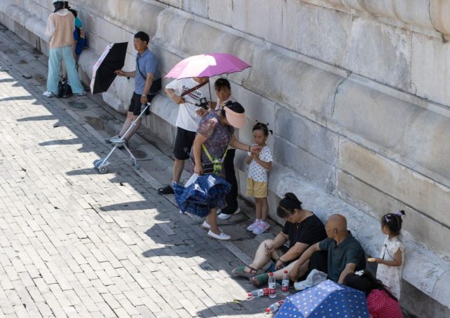 Many parts of the Chinese mainland are being hit by record May heat