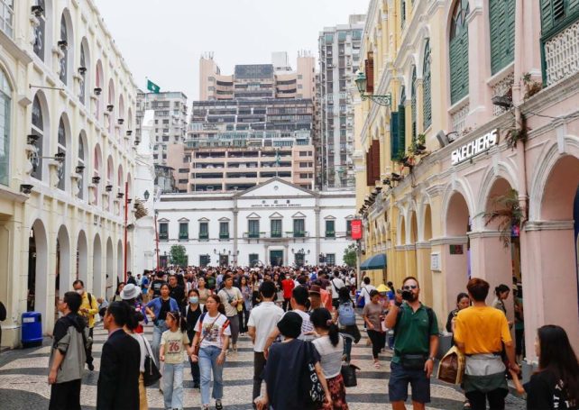 An increase in migrant workers offsets Macao’s falling birth rate