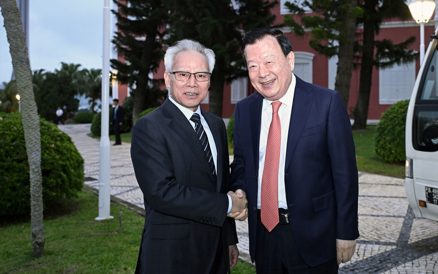 Xia Baolong praises Macao’s new government on day one of inspection tour 