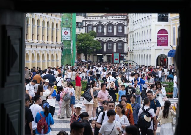 Macao welcomes huge influx of tourists during the May Day holiday
