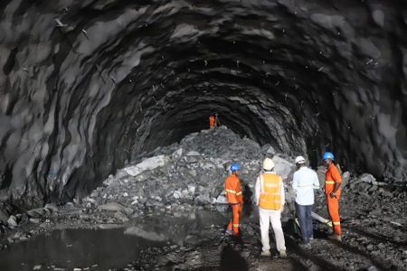 ​​Chinese-built Angolan hydropower plant marks milestone tunnel construction