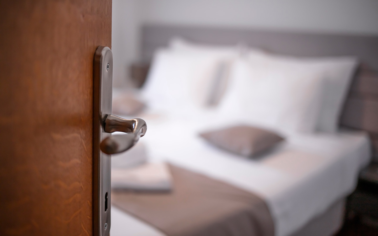 Hotel occupancy rises slightly in May, but room rates remain stagnant