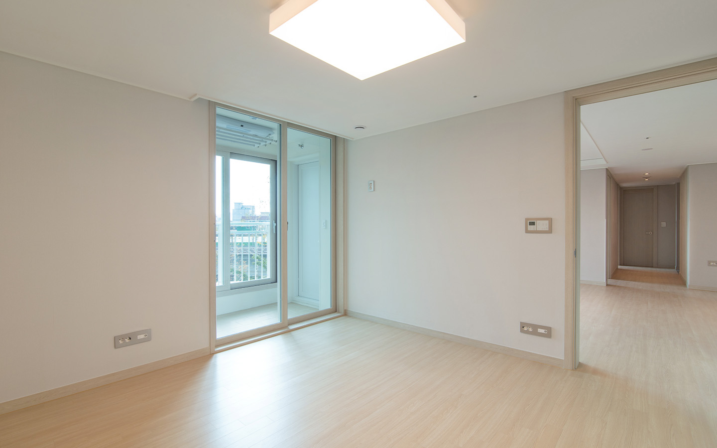 Proportion of new real estate loans granted to Macao locals falls