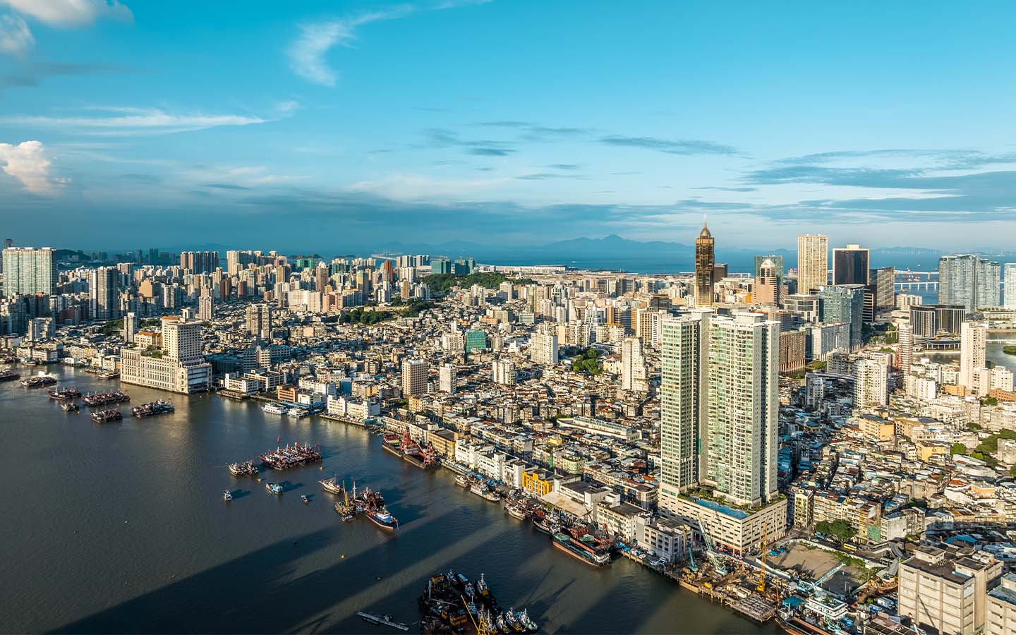 A yellow hot weather alert is in force in Macao