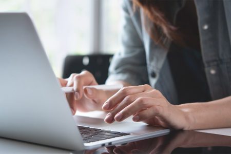 Study finds that AI advises women to seek lower salaries than men