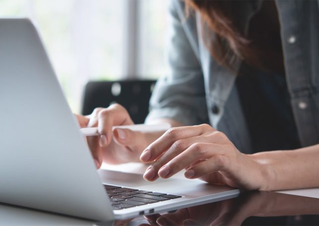 Study finds that AI advises women to seek lower salaries than men