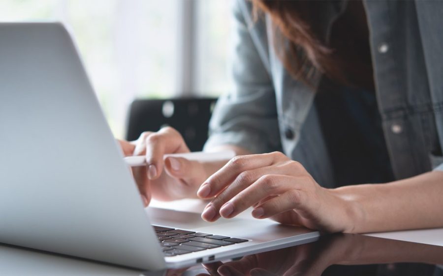 Study finds that AI advises women to seek lower salaries than men