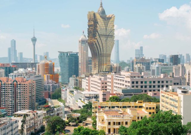 Commercial real estate loans plummet, latest figures show
