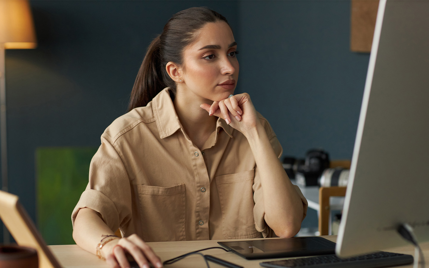 A sixth of US workers pretend to use AI to keep their bosses happy