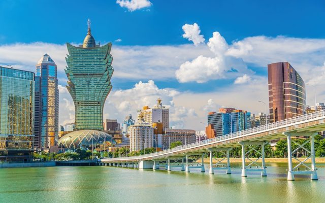 Macao issues yellow hot weather alert as temperatures soar