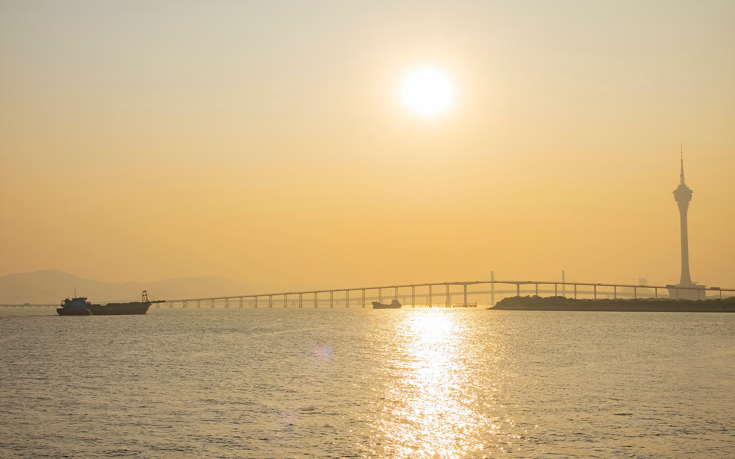 Scorching weekend sees year’s first orange hot weather alert issued in Macao