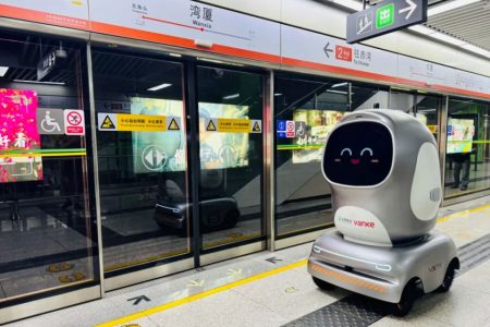 Robots are now riding the Shenzhen Metro to make deliveries