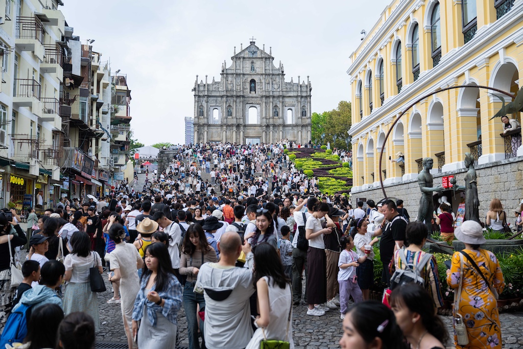 Non-gaming visitor spending in Macao rises 4.6 percent in the second quarter
