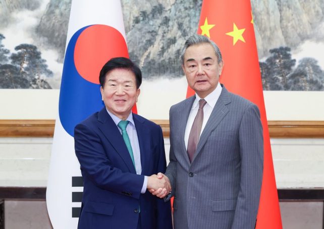 South Korea seeks a reset with China and aims for closer economic ties