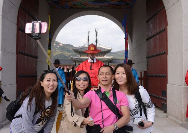 Visa-exemption for Chinese tour groups could boost South Korean casinos