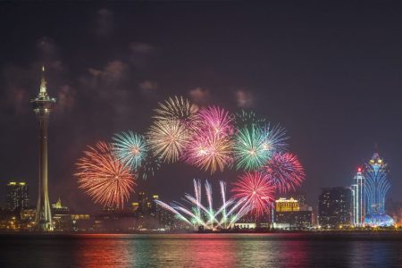 Cotai Water Jet is offering a special cruise during the International Fireworks Display Contest