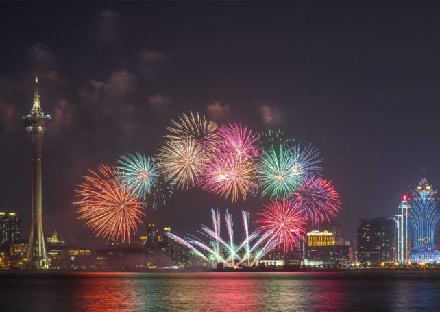 Cotai Water Jet is offering a special cruise during the International Fireworks Display Contest