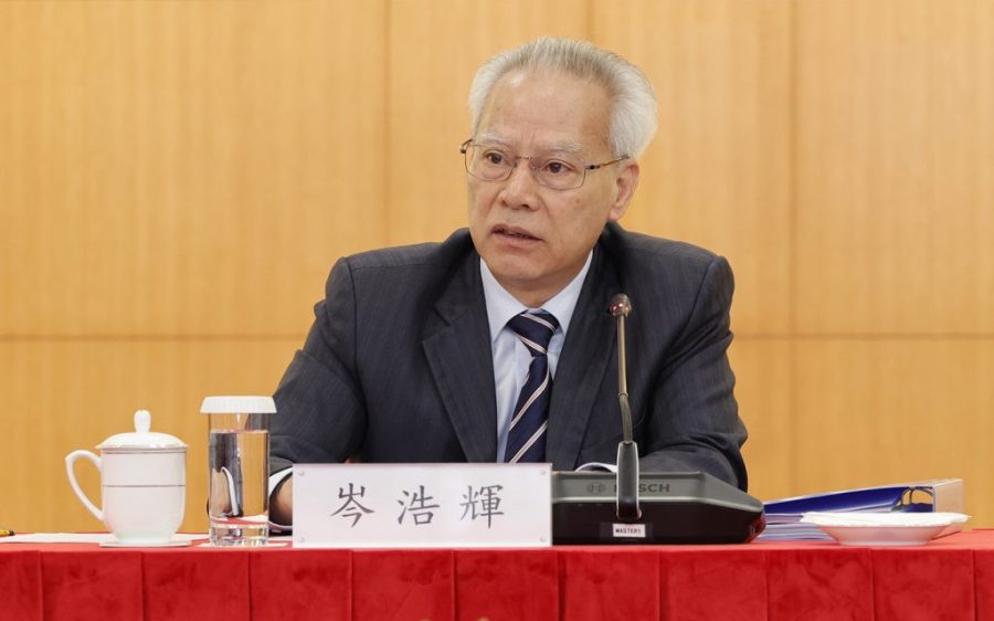 CE discusses policy with the National People’s Congress