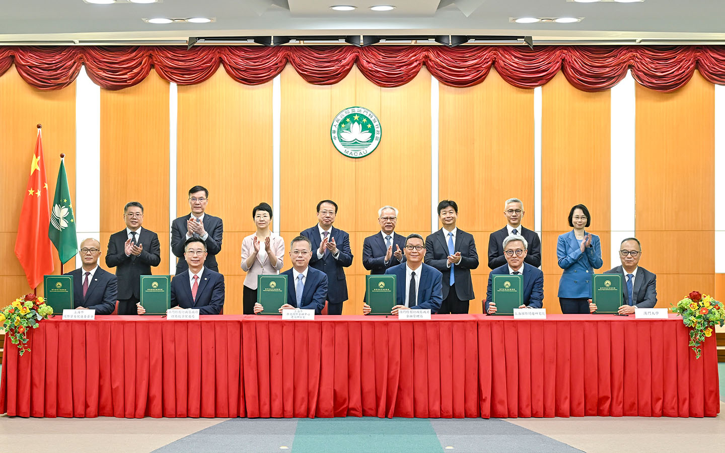 Shanghai and Macao sign multiple cooperation agreements
