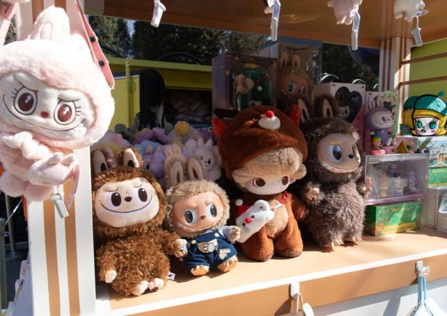 Zhuhai customs seize over 26,000 counterfeit Labubu dolls in one haul 