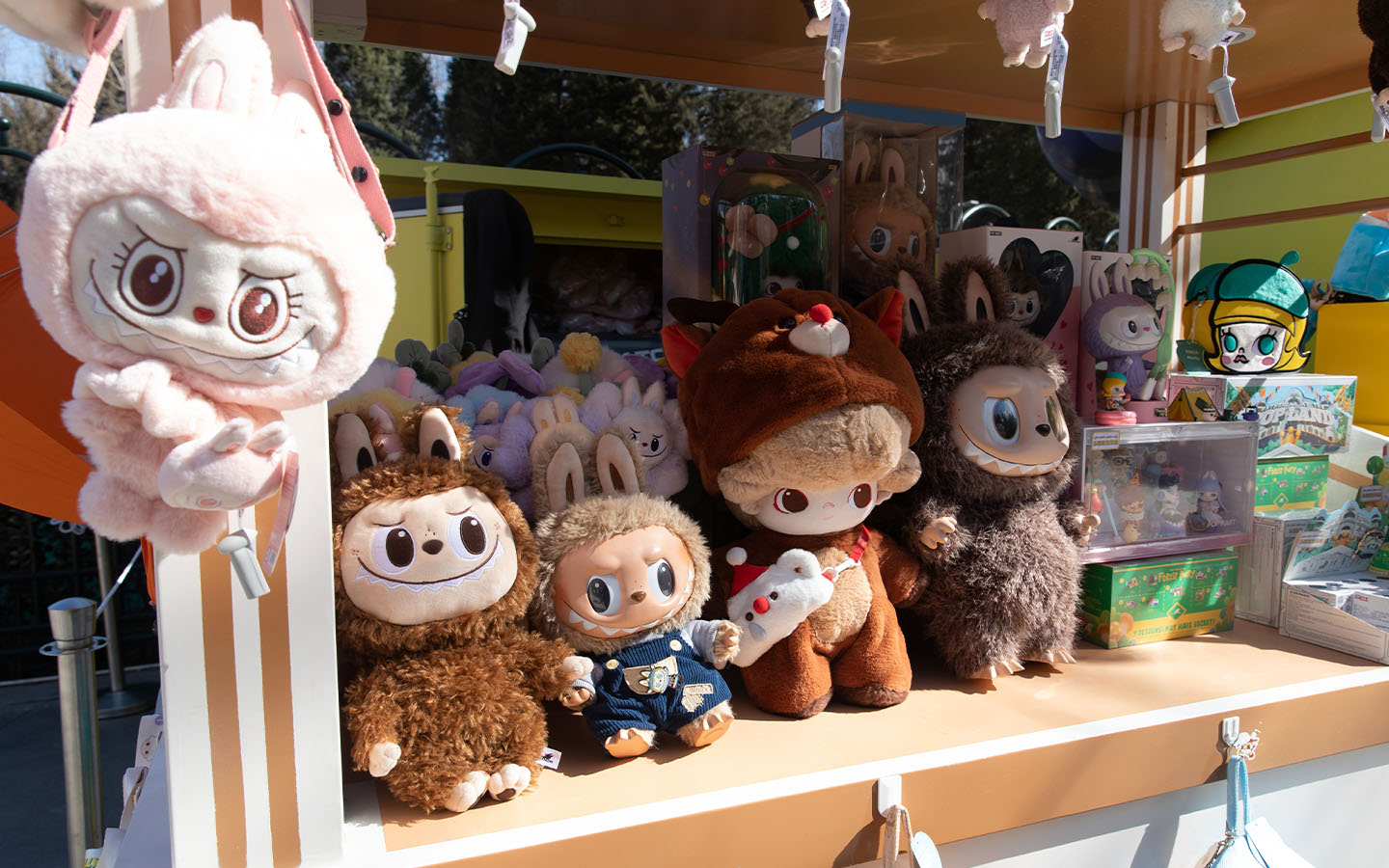 Zhuhai customs seize over 26,000 counterfeit Labubu dolls in one haul 