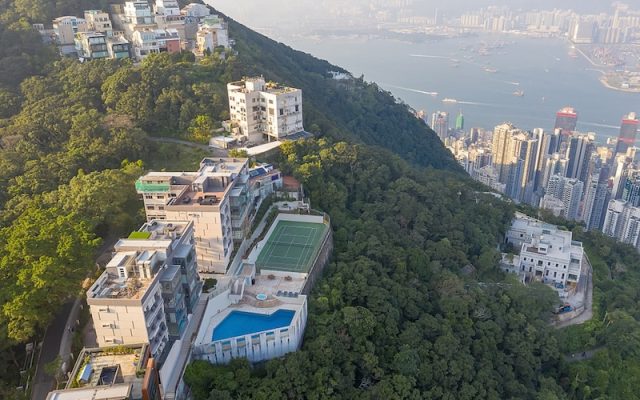 Mainland Chinese are behind a surge in Hong Kong’s ultra-luxury property market