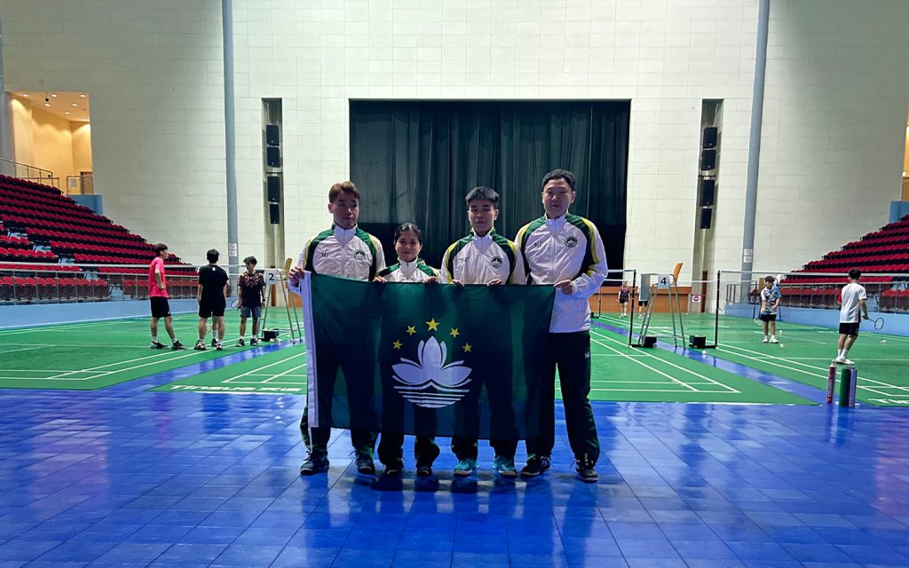 Team members and coach for Macao’s badminton delegation. From left to right: Leong Iok Chong, Ng Weng Chi, Pui Pang Fong, Li Zhe