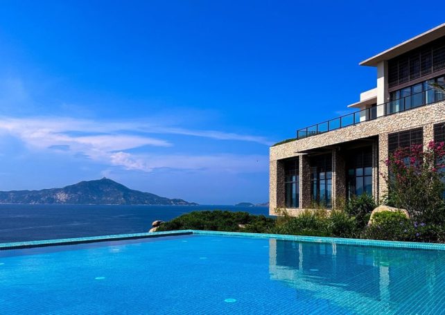 A brand linked to Aman founder Adrian Zecha has opened a luxe resort in Zhuhai
