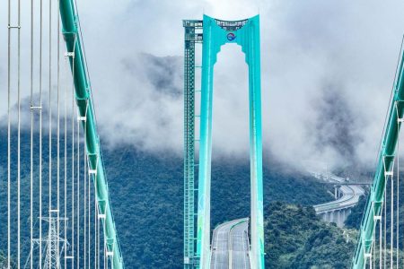 World’s tallest bridge opens in Guizhou, cutting travel time from hours to minutes