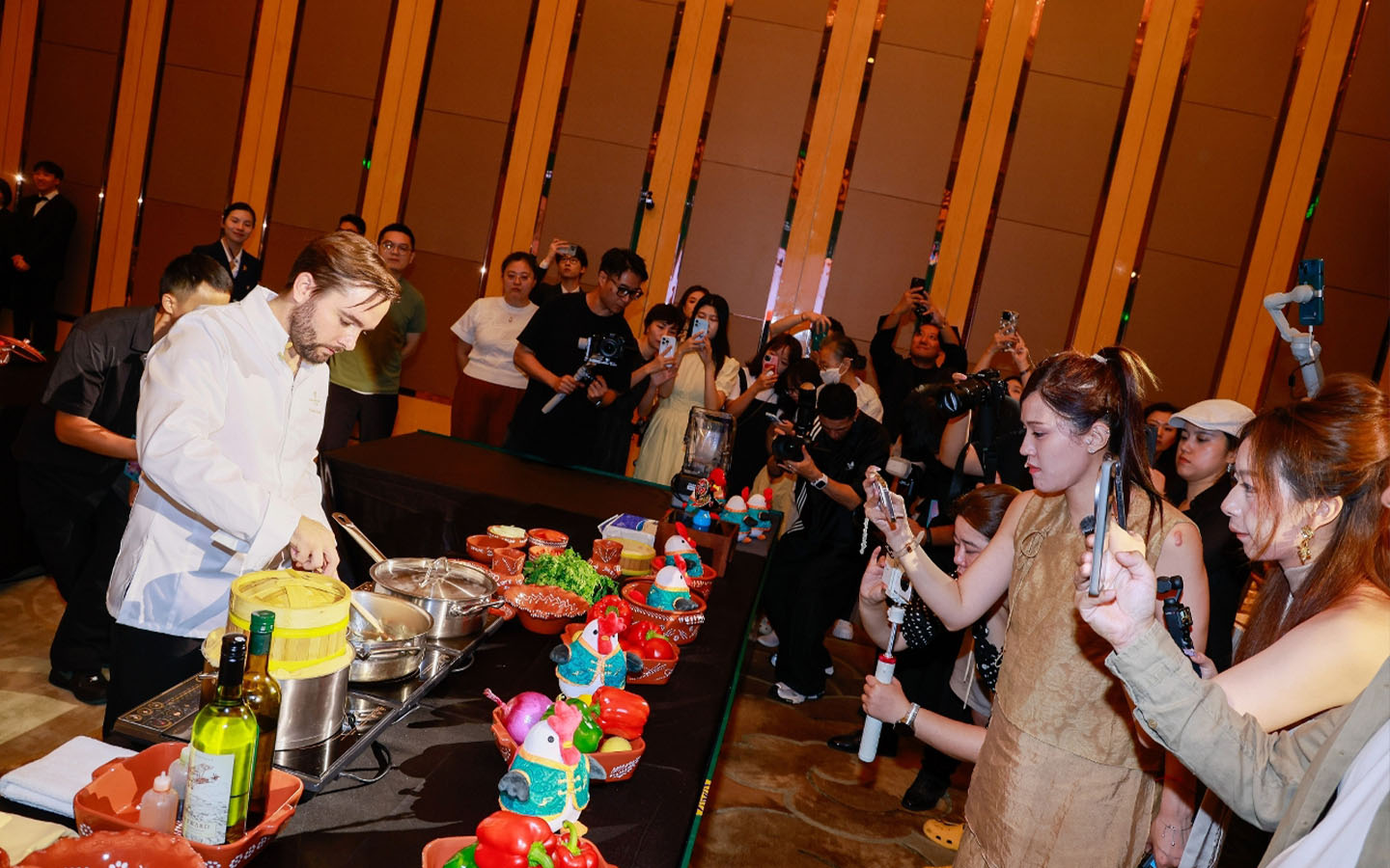 Macao Week tourism roadshow kicks off in Wuhan 