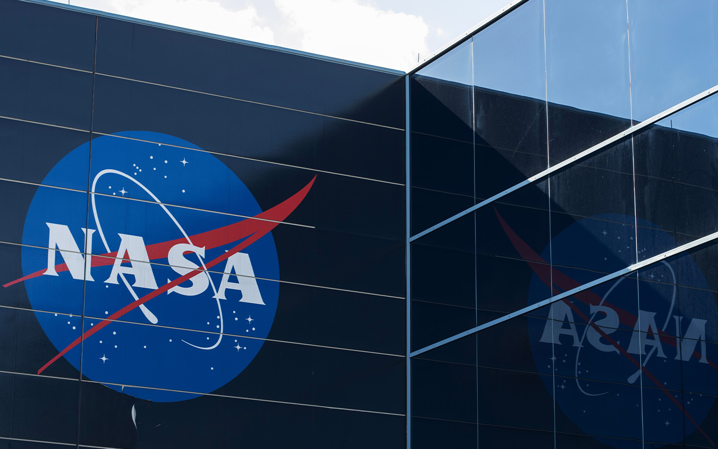 NASA bars Chinese nationals from its space programs amid a new ‘space race’