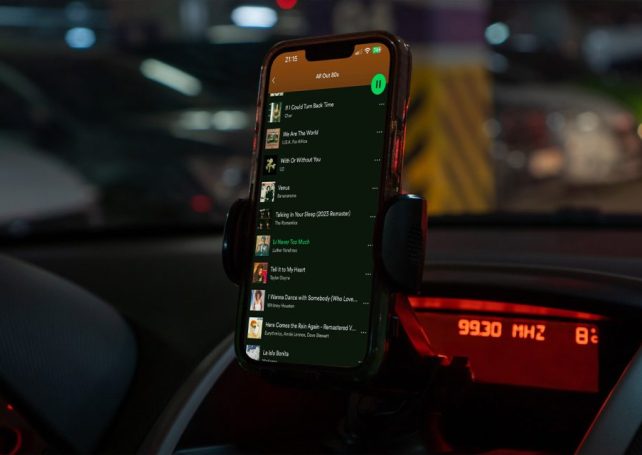 With lossless music, Spotify steps up Apple Music rivalry
