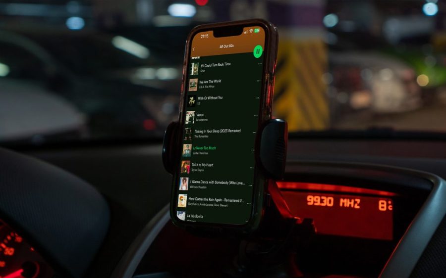 With lossless music, Spotify steps up Apple Music rivalry