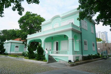 Does Macao need a proper Macanese museum? 
