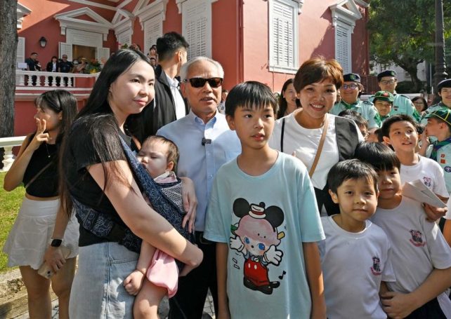 CE greets visitors at Government Headquarters Open Day