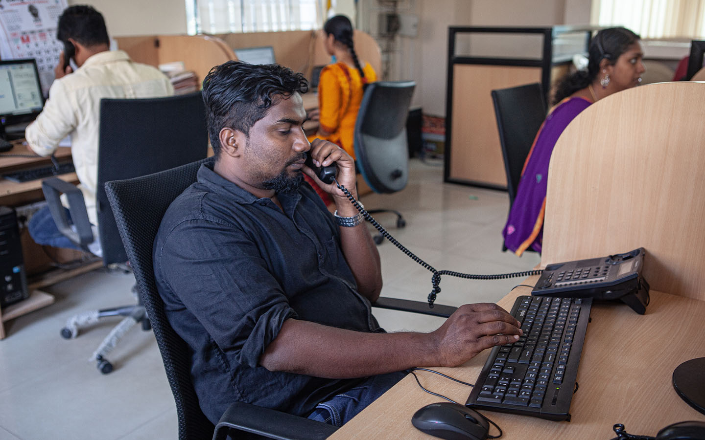 AI threatens to massively disrupt call centres in India, the ‘world’s back office’