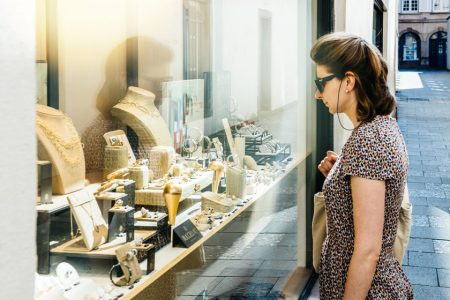 Luxury jewellery brands gamble on raising prices as gold surges