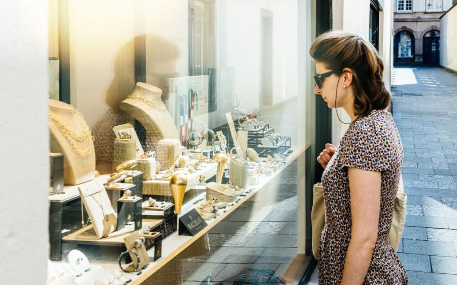 Luxury jewellery brands gamble on raising prices as gold surges